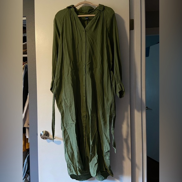 Green dress - Picture 2 of 2